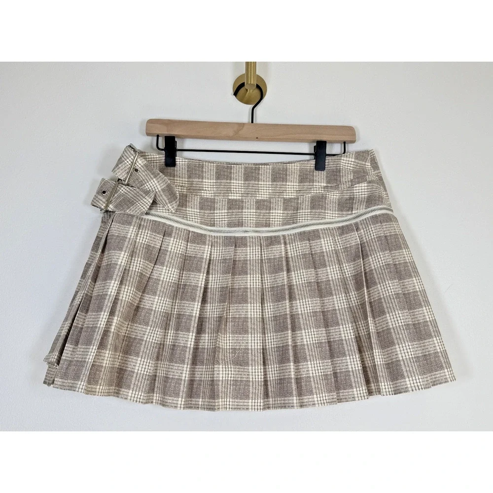 Lioness THE CRAFT MINI SKIRT Size XL Buckle Pleated Excellent Condition Brown